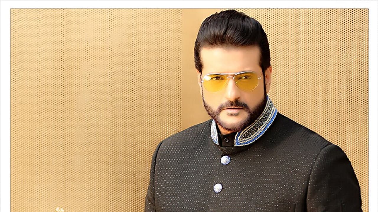 ಗೆಳತಿಗೆ ಮನಬಂದಂತೆ ಥಳಿಸಿದ ಬಿಗ್ ಬಾಸ್ ಮಾಜಿ ಸ್ಪರ್ಧಿ..! ಗೆಳತಿಗೆ ಮನಬಂದಂತೆ ಥಳಿಸಿದ ಬಿಗ್ ಬಾಸ್ ಮಾಜಿ ಸ್ಪರ್ಧಿ..!