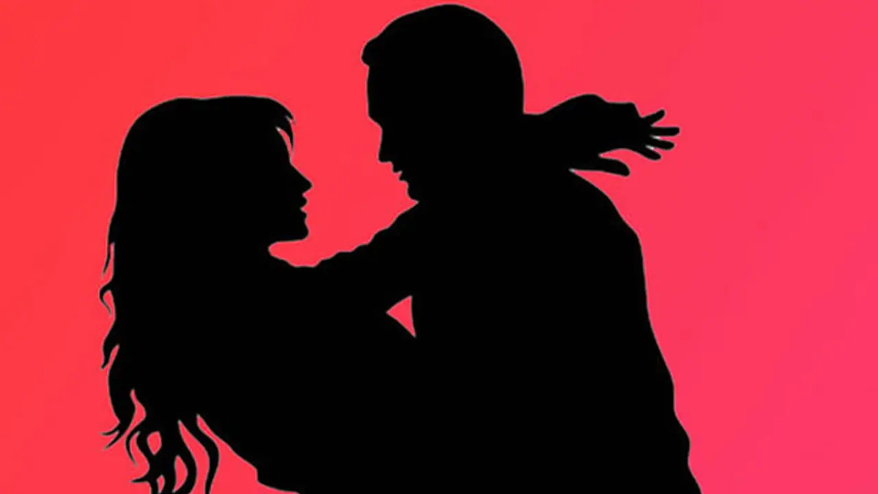 హీరో కూతురి లవ్ ఎఫైర్.. దారి తప్పుతోందా..? హీరో కూతురి లవ్ ఎఫైర్.. దారి తప్పుతోందా..?