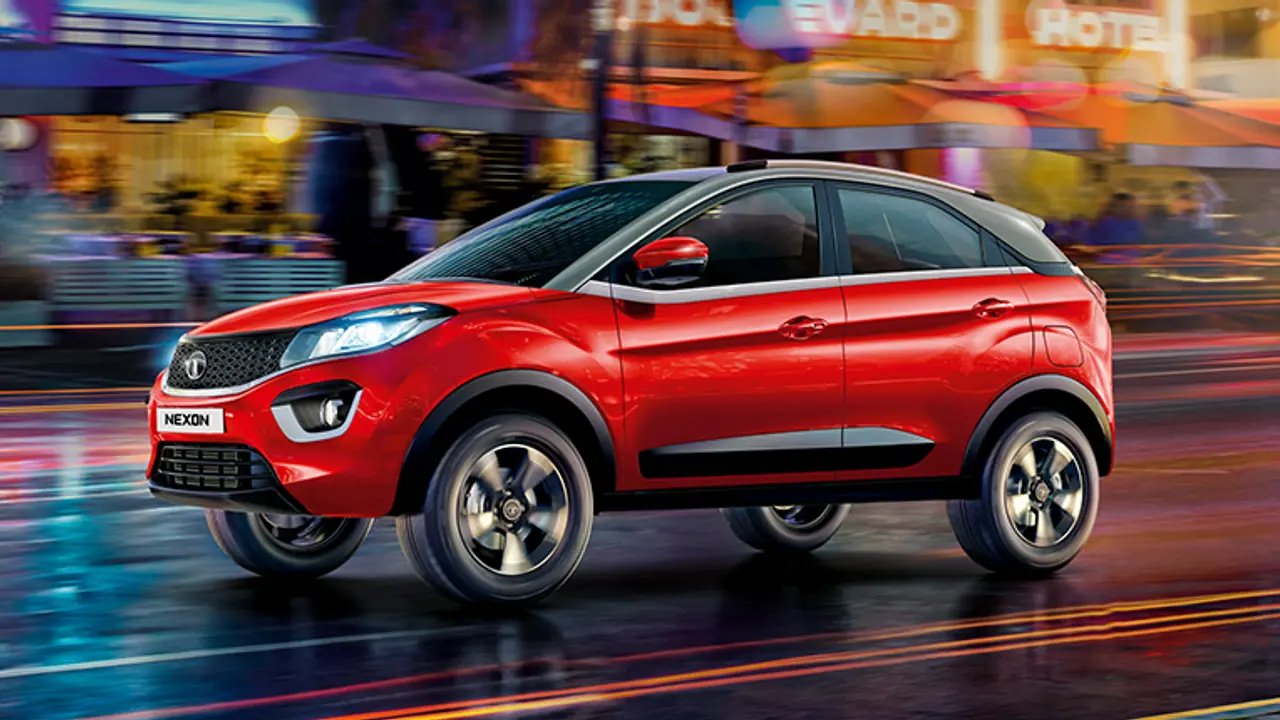 ಸೇತುವೆಯಿಂದ 15 ಅಡಿ ಕೆಳಕ್ಕೆ ಬಿದ್ದ ಟಾಟಾ ನೆಕ್ಸಾನ್, ಪ್ರಯಾಣಿಕರು ಸೇಫ್!