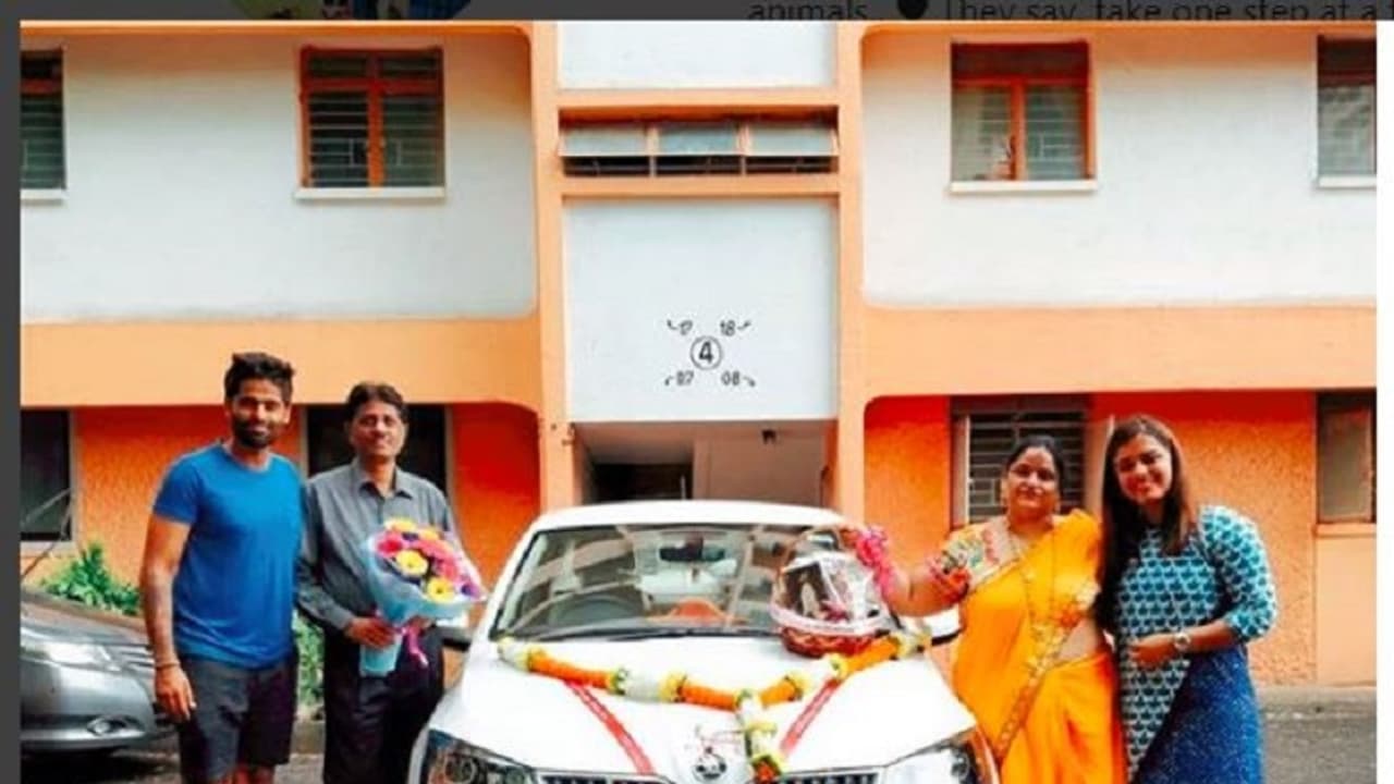 ಬ್ಯಾಟ್ಸ್ಮನ್ ಸೂರ್ಯಕುಮಾರ್ ಯಾದವ್ ಐಪಿಎಲ್ ಸ್ಯಾಲರಿಯಲ್ಲಿ ಮಾಡಿದ್ದೇನು? ಬ್ಯಾಟ್ಸ್ಮನ್ ಸೂರ್ಯಕುಮಾರ್ ಯಾದವ್ ಐಪಿಎಲ್ ಸ್ಯಾಲರಿಯಲ್ಲಿ ಮಾಡಿದ್ದೇನು?