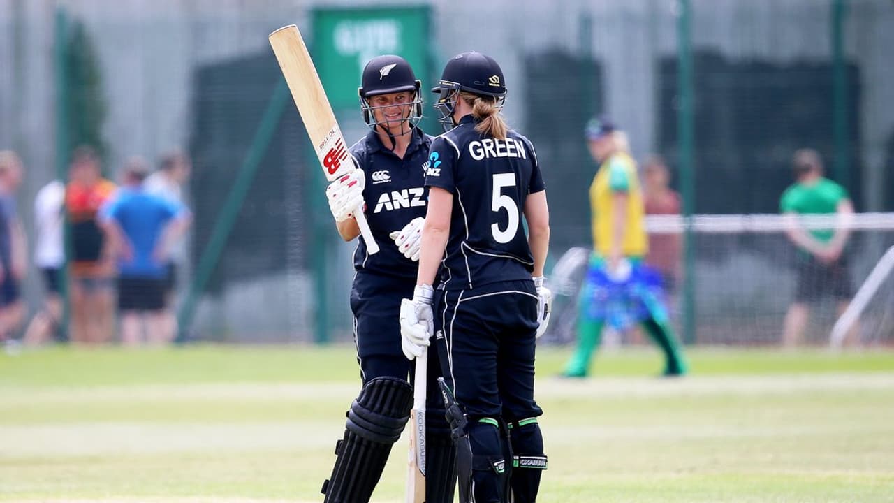 ಗರಿಷ್ಠ ಮೊತ್ತ ಸಿಡಿಸಿ ನ್ಯೂಜಿಲೆಂಡ್ ಮಹಿಳಾ ತಂಡ ವಿಶ್ವದಾಖಲೆ