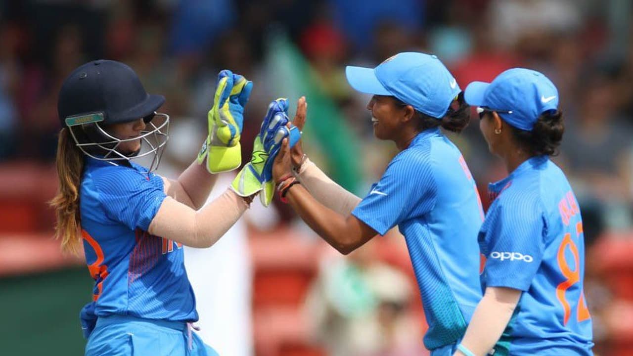 ಬದ್ಧವೈರಿ ಪಾಕಿಸ್ತಾನ ಮಣಿಸಿ ಏಷ್ಯಾಕಪ್ ಫೈನಲ್ ಪ್ರವೇಶಿಸಿದ ಭಾರತ ಬದ್ಧವೈರಿ ಪಾಕಿಸ್ತಾನ ಮಣಿಸಿ ಏಷ್ಯಾಕಪ್ ಫೈನಲ್ ಪ್ರವೇಶಿಸಿದ ಭಾರತ