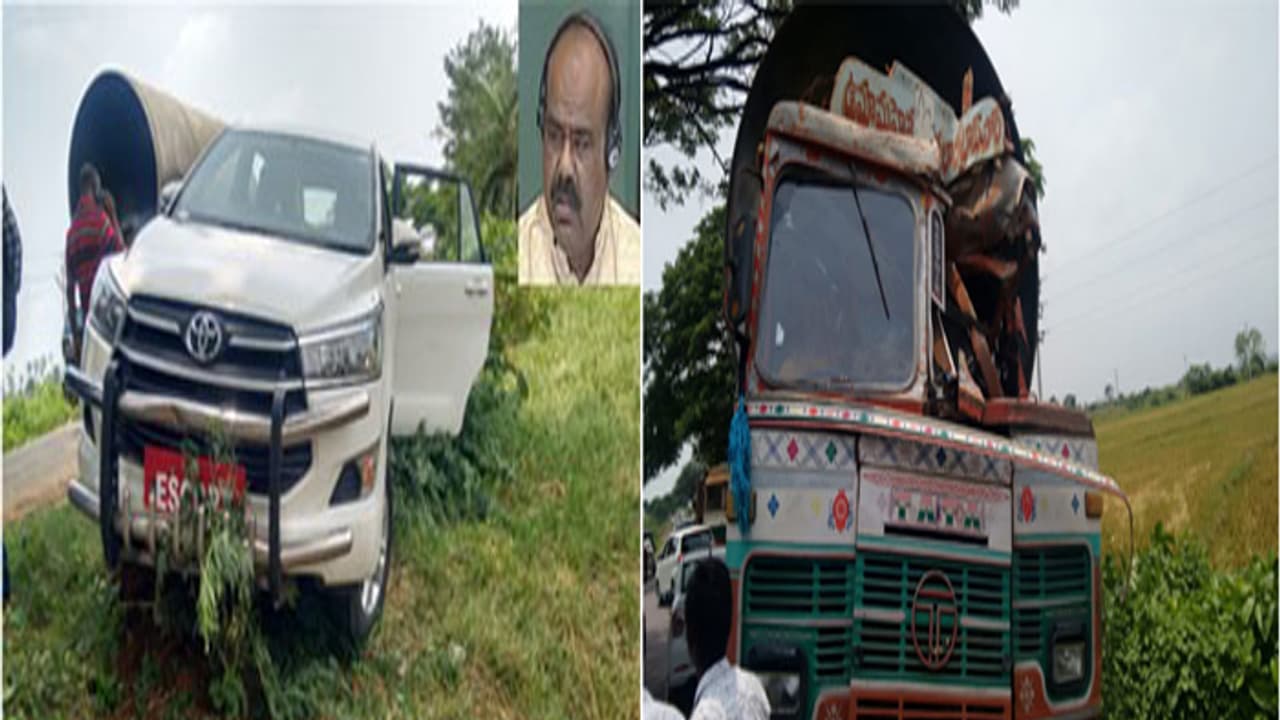 స్పీకర్ మధుసూదనాచారికి తృటిలో తప్పిన ప్రమాదం స్పీకర్ మధుసూదనాచారికి తృటిలో తప్పిన ప్రమాదం