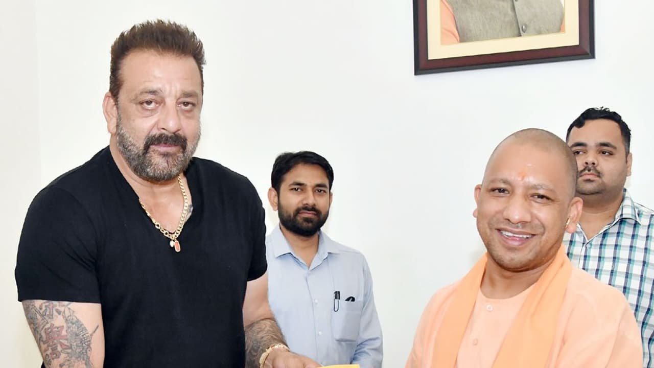 ‘ಸಂಪರ್ಕ್ ಫಾರ್ ಸಮರ್ಥನ್’: ‘ಯೋಗಿ’ ಭೇಟಿಯಾದ ‘ಬಾಬಾ’..! ‘ಸಂಪರ್ಕ್ ಫಾರ್ ಸಮರ್ಥನ್’: ‘ಯೋಗಿ’ ಭೇಟಿಯಾದ ‘ಬಾಬಾ’..!