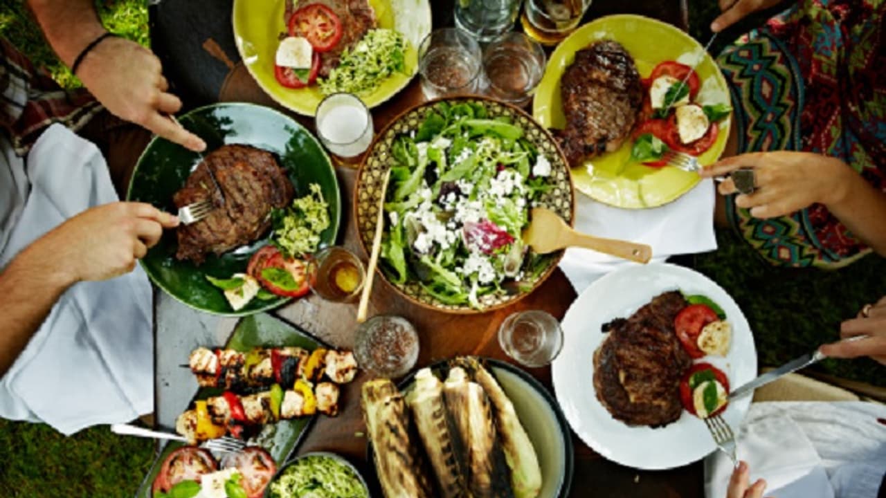 পুজোয় ভুরিভোজ, বিজয়াতে খাওয়াটা হোক জমিয়ে, জানুন কত টাকায় কোথায় বাফে পুজোয় ভুরিভোজ, বিজয়াতে খাওয়াটা হোক জমিয়ে, জানুন কত টাকায় কোথায় বাফে