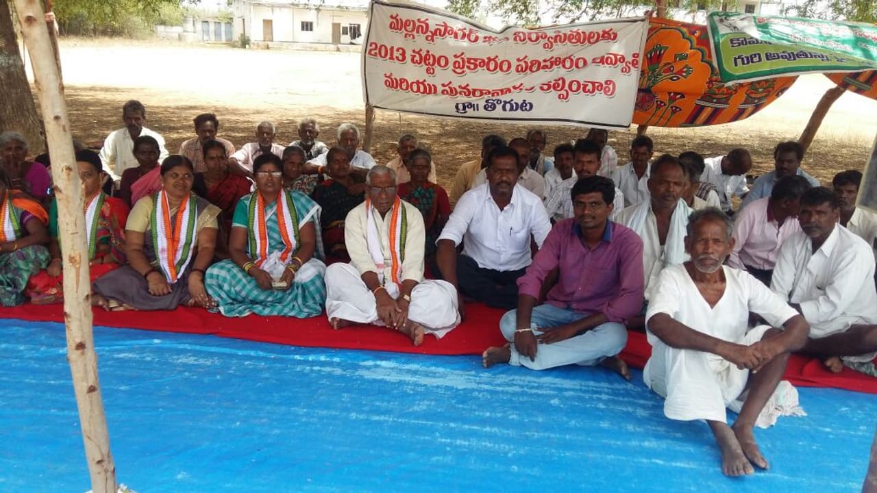 మల్లన్న సాగర్ దీక్షలో చెరుకు ముత్యం రెడ్డి మల్లన్న సాగర్ దీక్షలో చెరుకు ముత్యం రెడ్డి