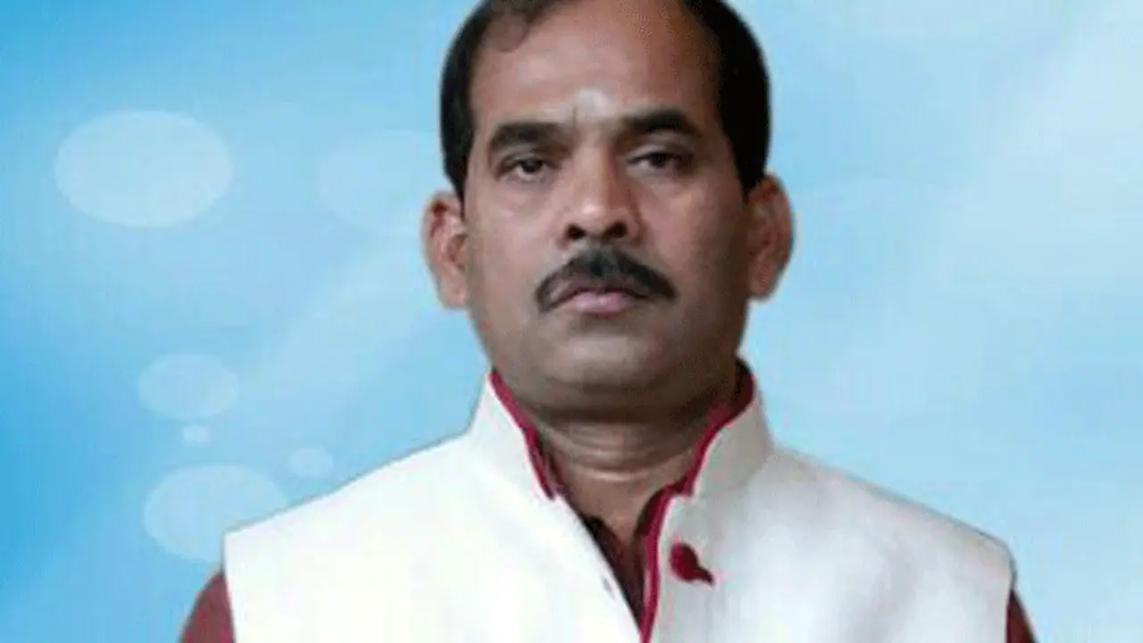 Karnataka minister Shivalli dies of cardiac arrest