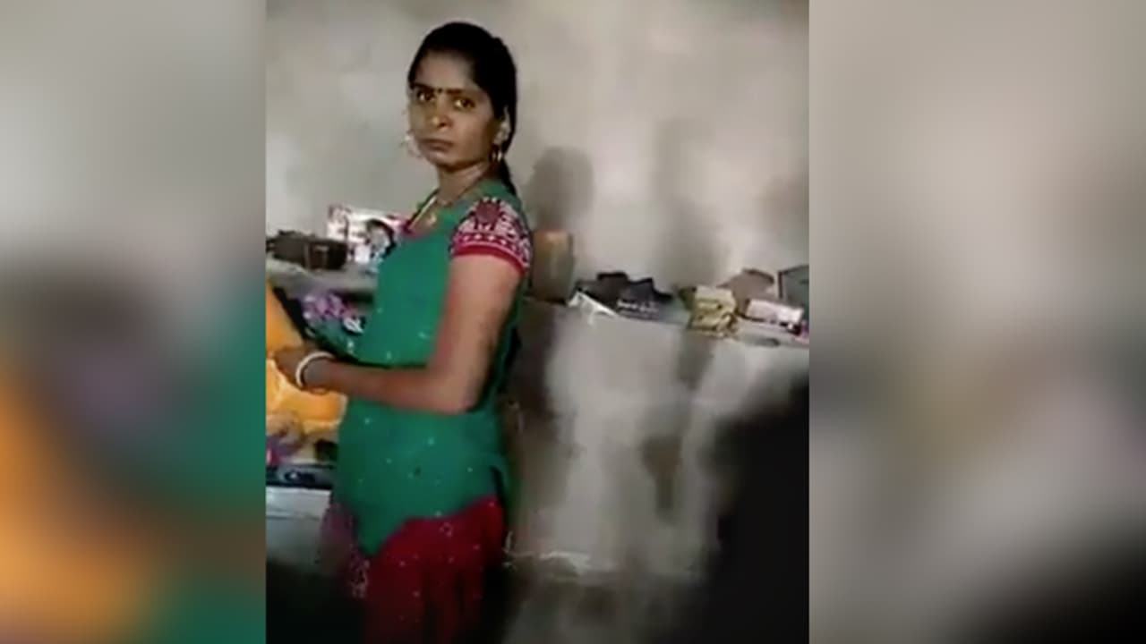 అబ్బో ఎంత తెలివైన ఆడదో... (వీడియో) అబ్బో ఎంత తెలివైన ఆడదో... (వీడియో)