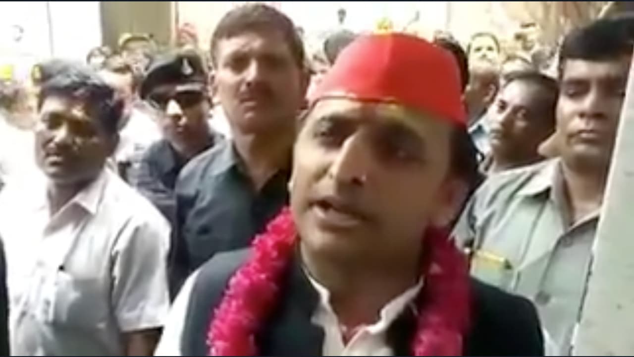 Watch: Former Chief Minister of UP, Akhilesh Yadav's odd comment on the Bungalow burglary Watch: Former Chief Minister of UP, Akhilesh Yadav's odd comment on the Bungalow burglary