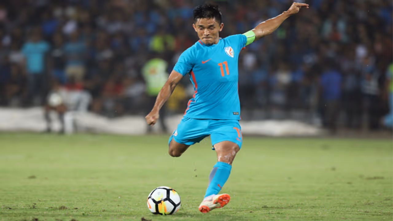 ನಿಮಗೆ Football ಇಷ್ಟ ಇಲ್ಲದೇ ಇದ್ರೂ ಸುನಿಲ್ ಚೆಟ್ರಿ ಬಗ್ಗೆ ಓದಲೇಬೇಕು..! ನಿಮಗೆ Football ಇಷ್ಟ ಇಲ್ಲದೇ ಇದ್ರೂ ಸುನಿಲ್ ಚೆಟ್ರಿ ಬಗ್ಗೆ ಓದಲೇಬೇಕು..!