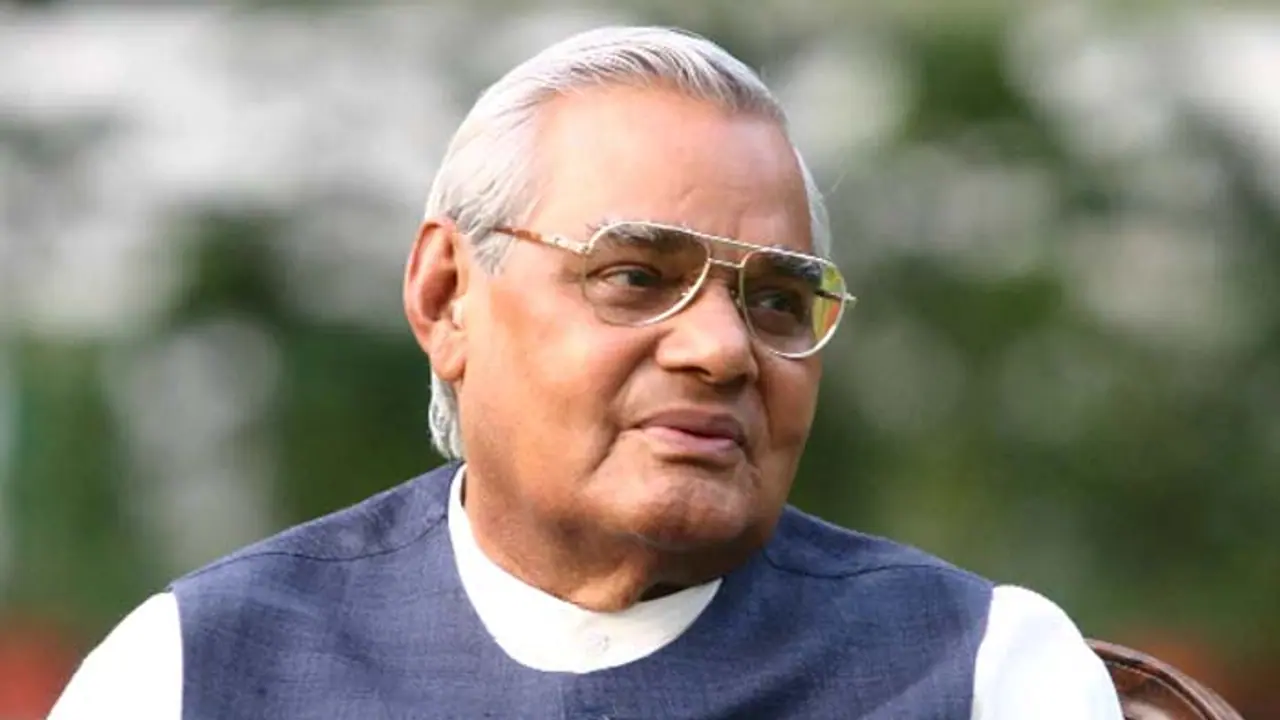 पूर्व प्रधानमंत्री अटल बिहारी वाजपेयी  की हालत नाजुक, कई मंत्री एम्स पहुंचे
