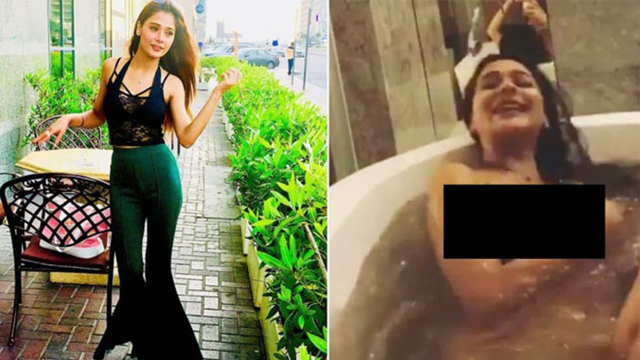 ಸೋಶಿಯಲ್ ಮೀಡಿಯಾದಲ್ಲಿ ಬಿಗ್ ಬಾಸ್ ಮಾಜಿ ಸ್ಪರ್ಧಿಯ ಬಾತ್ ಟಬ್ ವಿಡಿಯೋ ಸೋಶಿಯಲ್ ಮೀಡಿಯಾದಲ್ಲಿ ಬಿಗ್ ಬಾಸ್ ಮಾಜಿ ಸ್ಪರ್ಧಿಯ ಬಾತ್ ಟಬ್ ವಿಡಿಯೋ