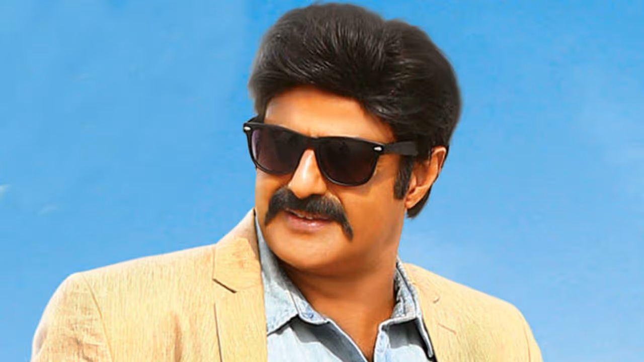 పరిటాల రవి నాతో అలా అంటే.. అది బాలయ్య సినిమాలో పెట్టా.. ప్రముఖ రైటర్! పరిటాల రవి నాతో అలా అంటే.. అది బాలయ్య సినిమాలో పెట్టా.. ప్రముఖ రైటర్!