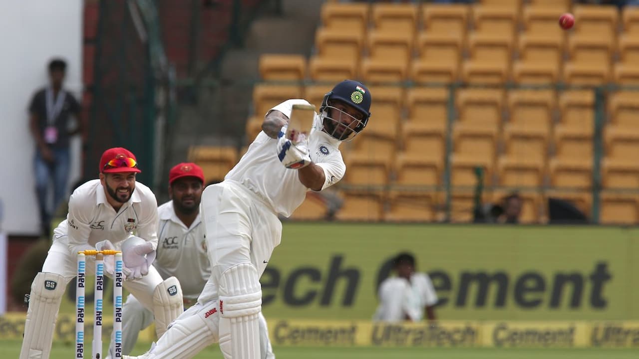 ಇಂಡೋ ಆಫ್ಘಾನ್ ಟೆಸ್ಟ್: ಬೌಂಡರಿಗಳ ಸುರಿಮಳೆಯೊಂದಿಗೆ ಧವನ್ ಶತಕ ಇಂಡೋ ಆಫ್ಘಾನ್ ಟೆಸ್ಟ್: ಬೌಂಡರಿಗಳ ಸುರಿಮಳೆಯೊಂದಿಗೆ ಧವನ್ ಶತಕ