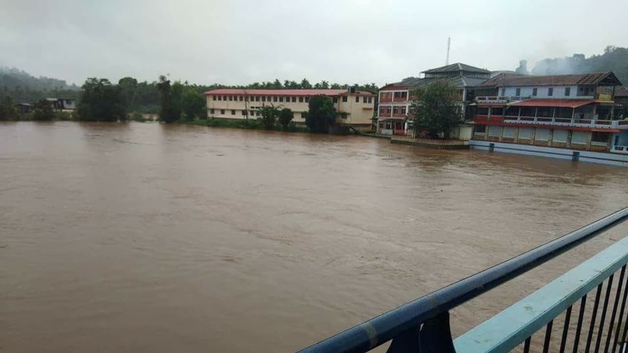 ತುಂಗಾನದಿ ಹಳೆ ಸೇತುವೆ ಮೇಲೆ ವಾಹನ ಸಂಚಾರ ನಿಷೇಧ