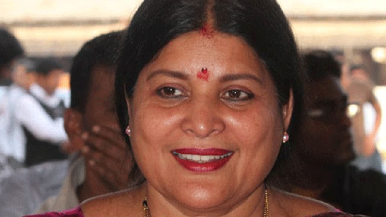 ಮತ್ತೆ ಜಯಮಾಲ ವಿರುದ್ಧ ಲಾಬಿ : ಕಣ್ಣೀರು ಹಾಕಿದ ಸಚಿವೆ