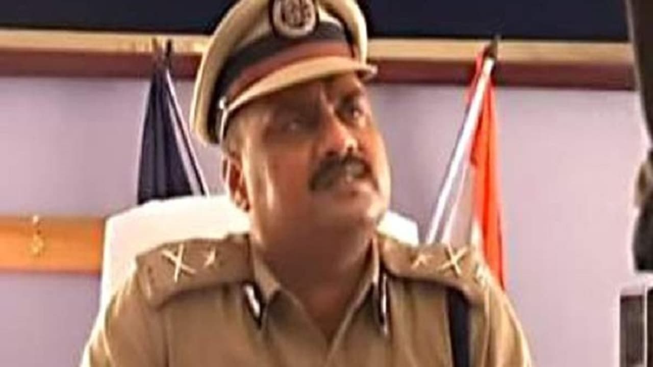 ಮಗಳು ಚಾಲಕನಿಗೆ ಹೊಡೆದಳು: ಅಪ್ಪ ಎಡಿಜಿಪಿ ಹುದ್ದೆ ಕಳೆದುಕೊಂಡರು..! ಮಗಳು ಚಾಲಕನಿಗೆ ಹೊಡೆದಳು: ಅಪ್ಪ ಎಡಿಜಿಪಿ ಹುದ್ದೆ ಕಳೆದುಕೊಂಡರು..!