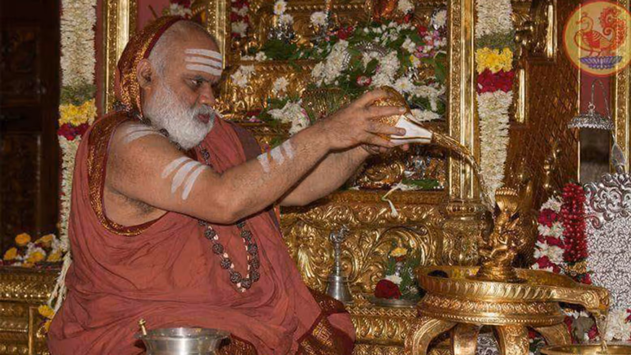 గుడిలో తీర్థ ప్రసాదాలు ఎలా తీసుకోవాలి? గుడిలో తీర్థ ప్రసాదాలు ఎలా తీసుకోవాలి?