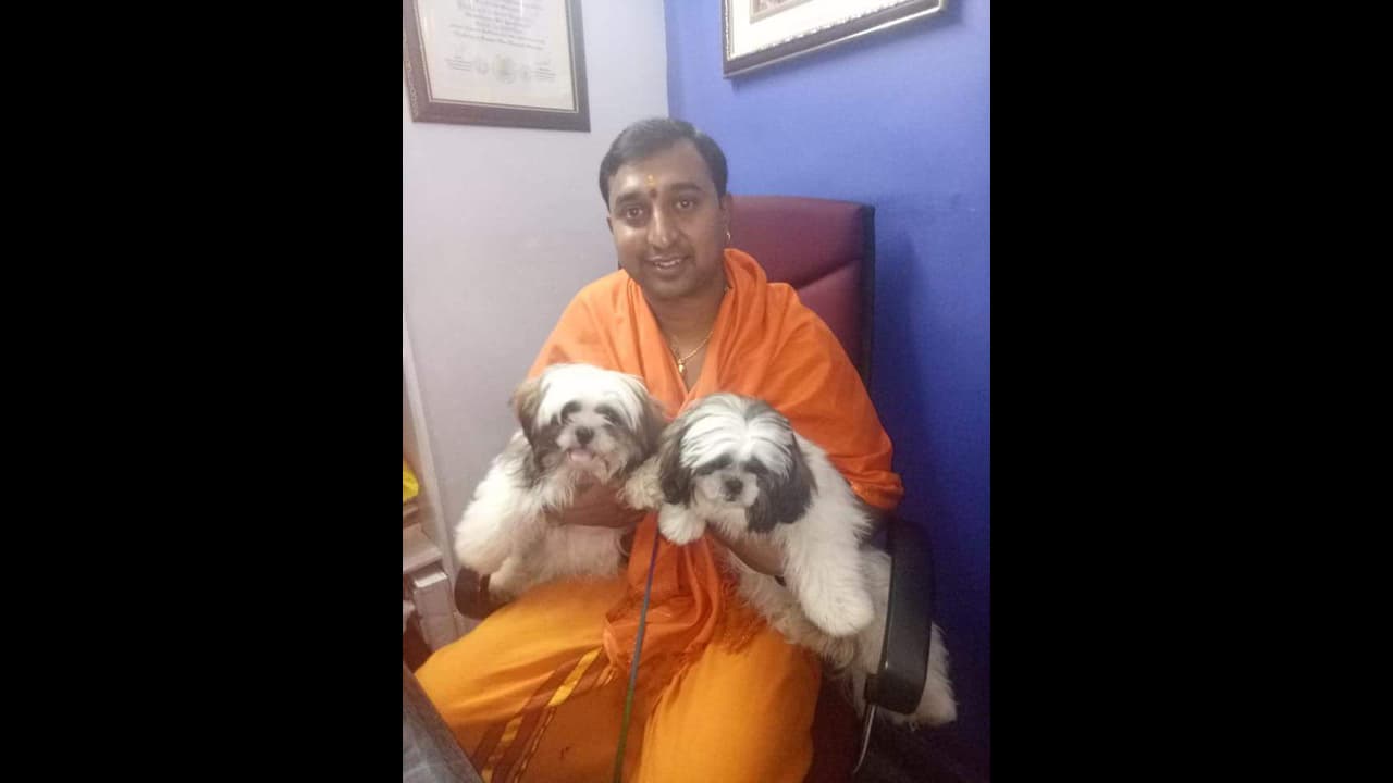 ಬಂಡಿ ಮಹಾಕಾಳಮ್ಮ ದೇವಾಲಯಕ್ಕೆ ನಾಯಿಮರಿ ಉಡುಗೊರೆ ಕೊಟ್ಟ ದರ್ಶನ್