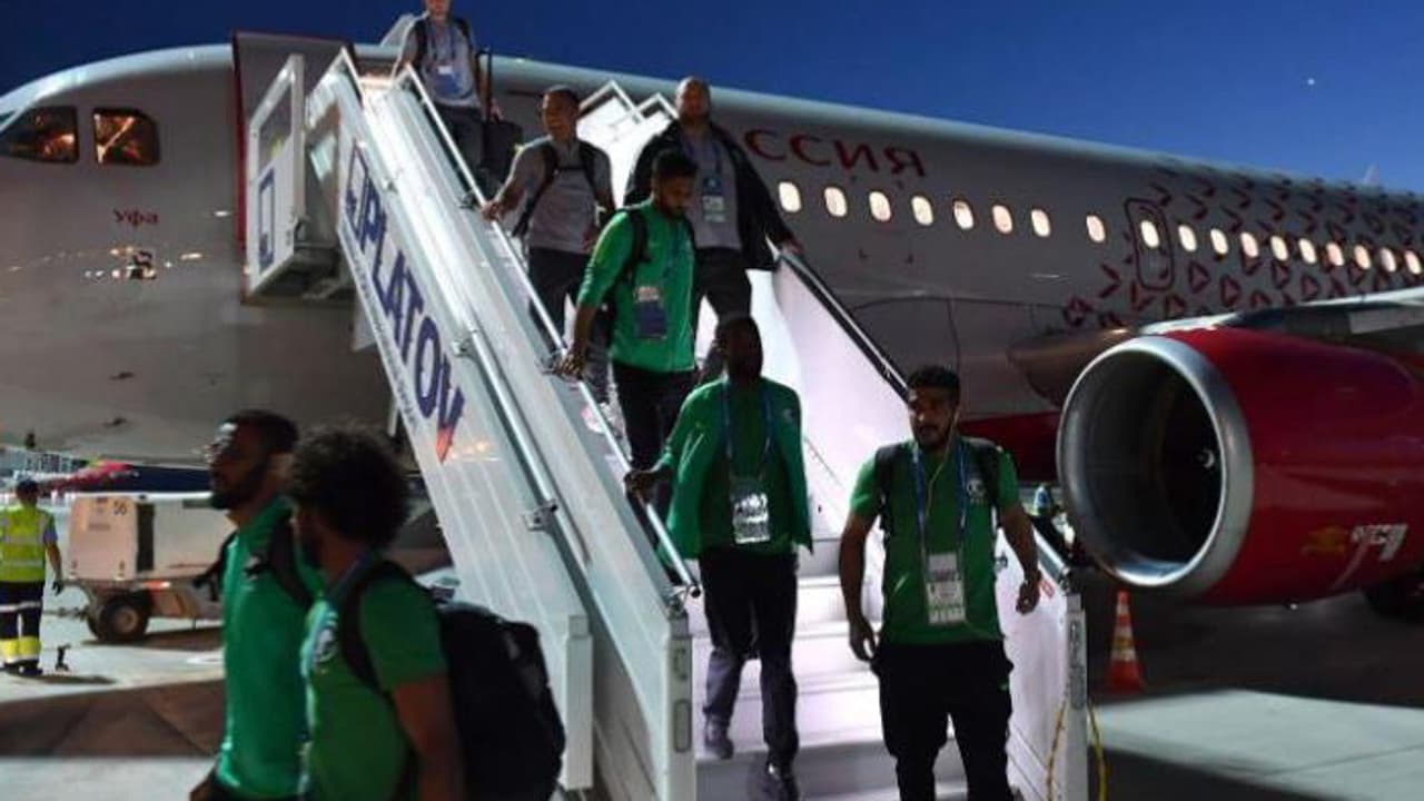 సౌదీ అరేబియా ఫుట్బాల్ జట్టు ప్రయాణిస్తున్న విమానంలో మంటలు సౌదీ అరేబియా ఫుట్బాల్ జట్టు ప్రయాణిస్తున్న విమానంలో మంటలు