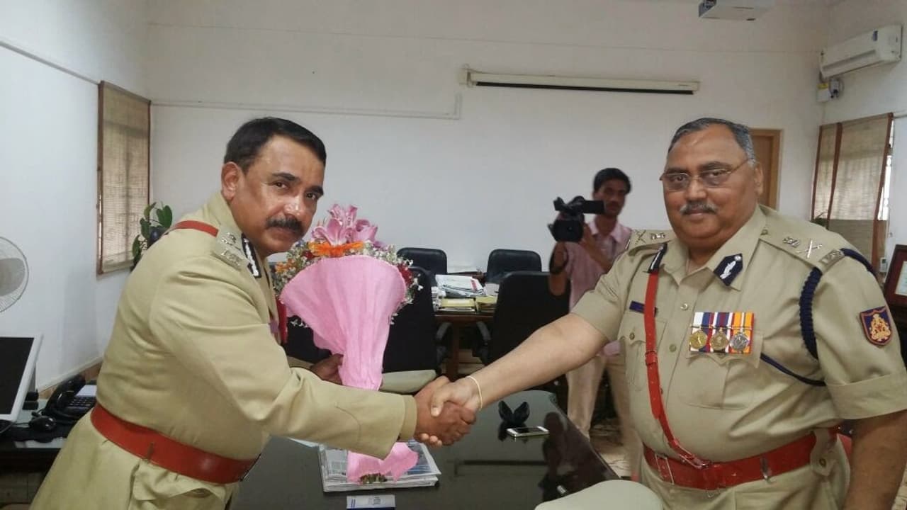 ಪ್ರಧಾನಿ ಮೋದಿ ಫಿಟ್’ನೆಸ್ ಚಾಲೆಂಜ್ ಪೂರೈಸಿದ ಡಿಜಿಪಿ ಕಿಶೋರ್ ಚಂದ್ರ ಪ್ರಧಾನಿ ಮೋದಿ ಫಿಟ್’ನೆಸ್ ಚಾಲೆಂಜ್ ಪೂರೈಸಿದ ಡಿಜಿಪಿ ಕಿಶೋರ್ ಚಂದ್ರ