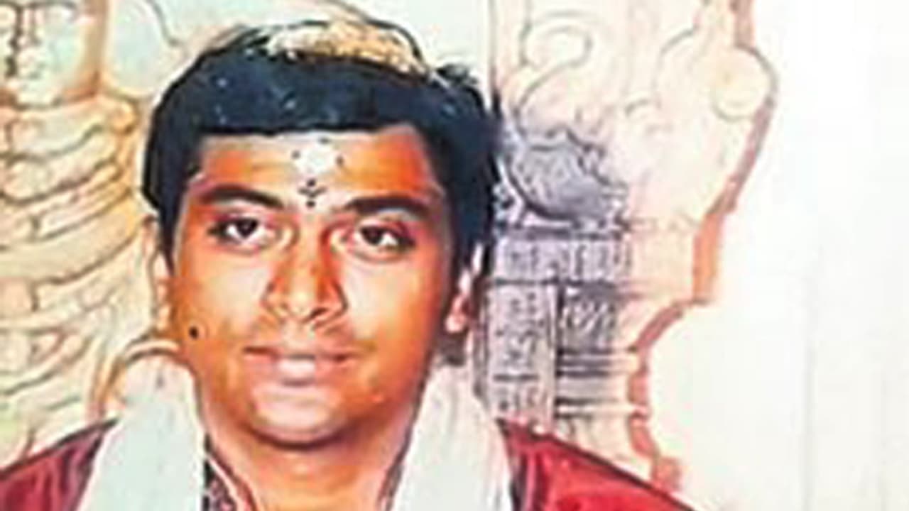 మరో మహిళతో సహ జీవనం, టెక్కీని రెడ్హ్యండెడ్గా పట్టుకొన్న ఫస్ట్ భార్య మరో మహిళతో సహ జీవనం, టెక్కీని రెడ్హ్యండెడ్గా పట్టుకొన్న ఫస్ట్ భార్య