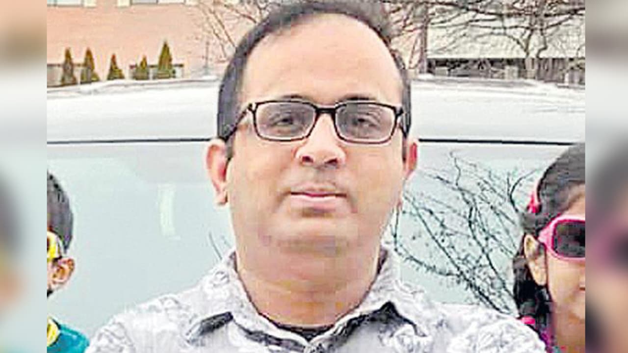 అమెరికాలో హైదరాబాద్ టెక్కీ అనుమానాస్పద మృతి అమెరికాలో హైదరాబాద్ టెక్కీ అనుమానాస్పద మృతి