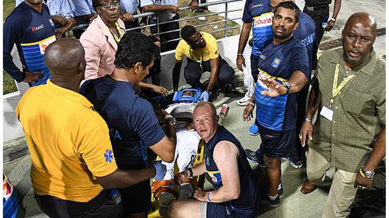 ಗಂಭೀರವಾಗಿ ಗಾಯಗೊಂಡ ಲಂಕಾದ ಸ್ಟಾರ್ ಕ್ರಿಕೆಟಿಗ; ಮೈದಾನಕ್ಕೆ ಬಂದ ಆ್ಯಂಬುಲೆನ್ಸ್..! ಗಂಭೀರವಾಗಿ ಗಾಯಗೊಂಡ ಲಂಕಾದ ಸ್ಟಾರ್ ಕ್ರಿಕೆಟಿಗ; ಮೈದಾನಕ್ಕೆ ಬಂದ ಆ್ಯಂಬುಲೆನ್ಸ್..!