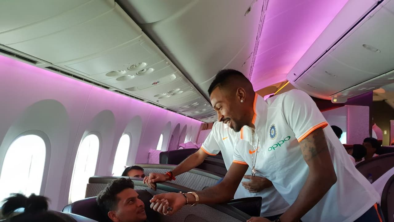 ವಿಮಾನ ಪ್ರಯಾಣದಲ್ಲಿ ಟೀಂ ಇಂಡಿಯಾ ಕ್ರಿಕೆಟಿಗರ ಮಸ್ತಿ ಹೇಗಿತ್ತು?