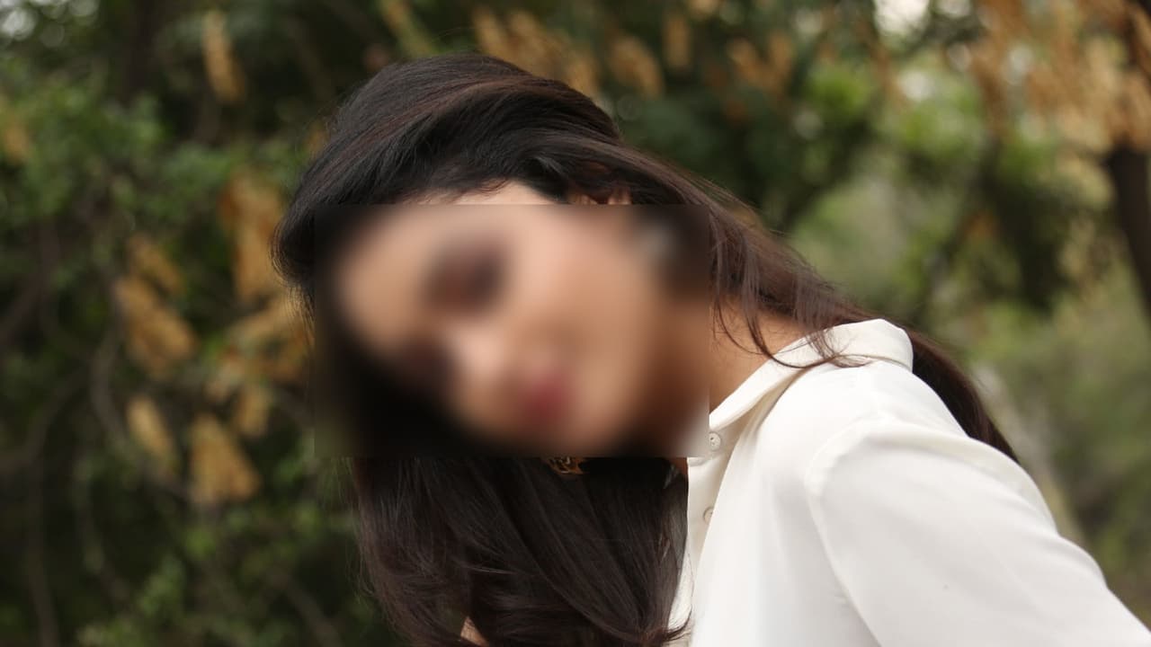 పుట్టింటికి వెళ్లనివ్వని భర్త.. భార్య ఆత్మహత్య