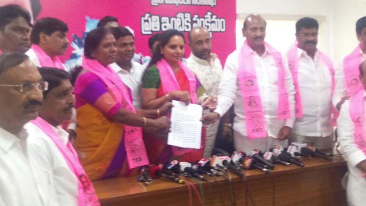 డిఎస్ పై ఫిర్యాదు: కేసిఆర్ కు రాసిన లేఖ పూర్తి పాఠం