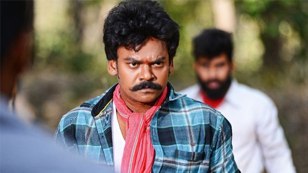 కమెడియన్ చిరంజీవిని అవమానిస్తున్నాడా..?