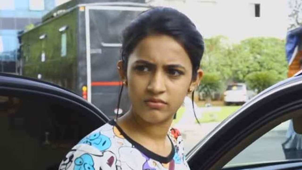 మెగా హీరోయిన్ రొమాంటిక్ సూర్యకాంతం స్టోరీ మెగా హీరోయిన్ రొమాంటిక్ సూర్యకాంతం స్టోరీ