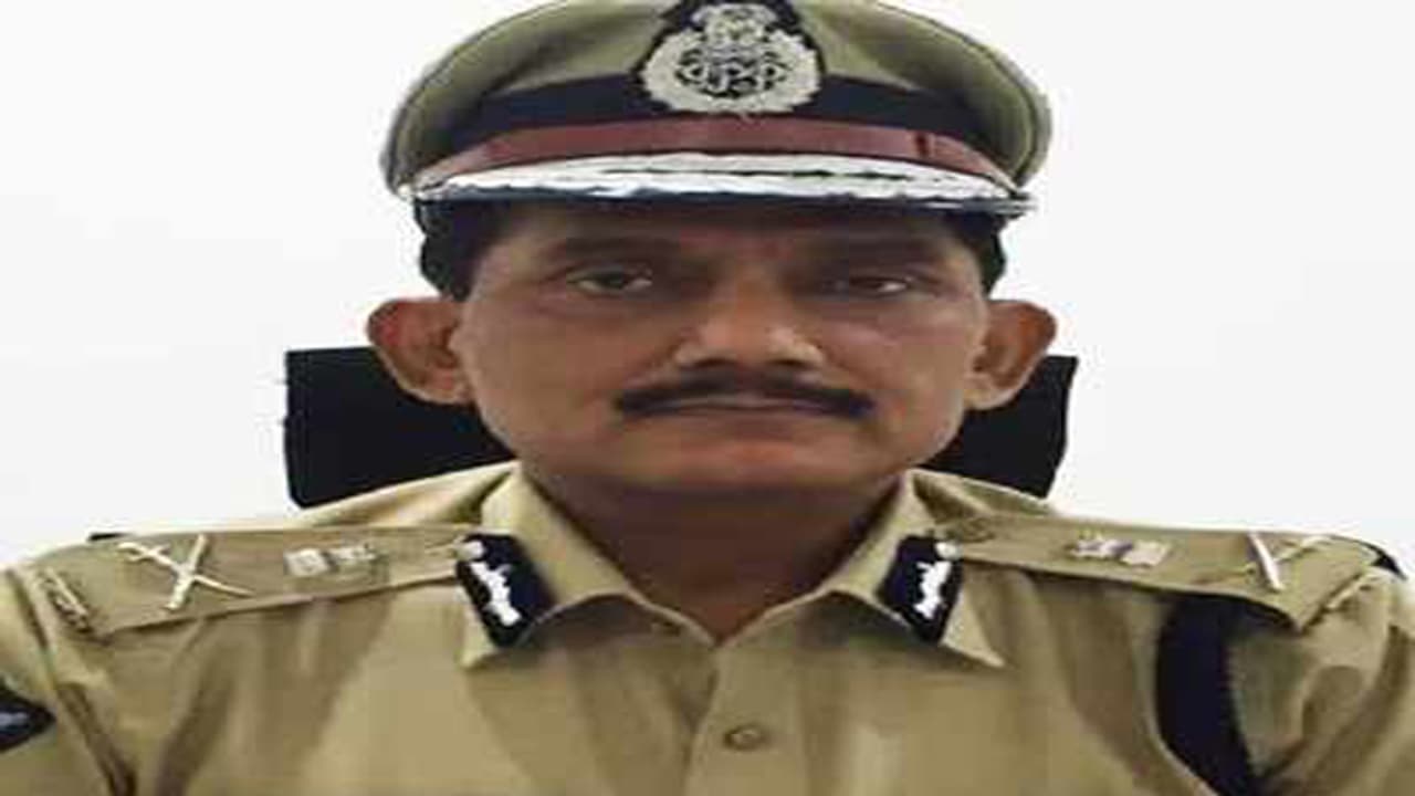 మా సత్తా ఏంటో చూపిస్తాం, పవన్ కు భద్రత కల్పిస్తాం : డీజీపీ ఠాకూర్ మా సత్తా ఏంటో చూపిస్తాం, పవన్ కు భద్రత కల్పిస్తాం : డీజీపీ ఠాకూర్