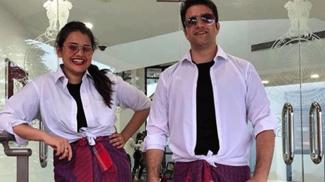 ಐಎಎಸ್ ಪ್ರಥಮ ರ್ಯಾಂಕ್ ಟೀನಾ ಪತಿಯೊಂದಿಗೆ ಲುಂಗಿ ಡ್ಯಾನ್ಸ್ ಐಎಎಸ್ ಪ್ರಥಮ ರ್ಯಾಂಕ್ ಟೀನಾ ಪತಿಯೊಂದಿಗೆ ಲುಂಗಿ ಡ್ಯಾನ್ಸ್