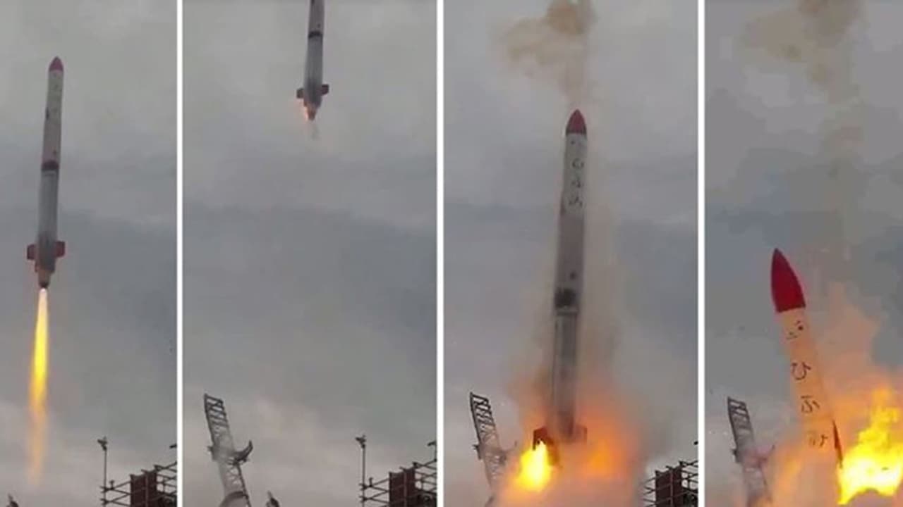 తుస్సుమన్న రాకెట్.. 60 అడుగుల వరకే ఎగిరింది! తుస్సుమన్న రాకెట్.. 60 అడుగుల వరకే ఎగిరింది!