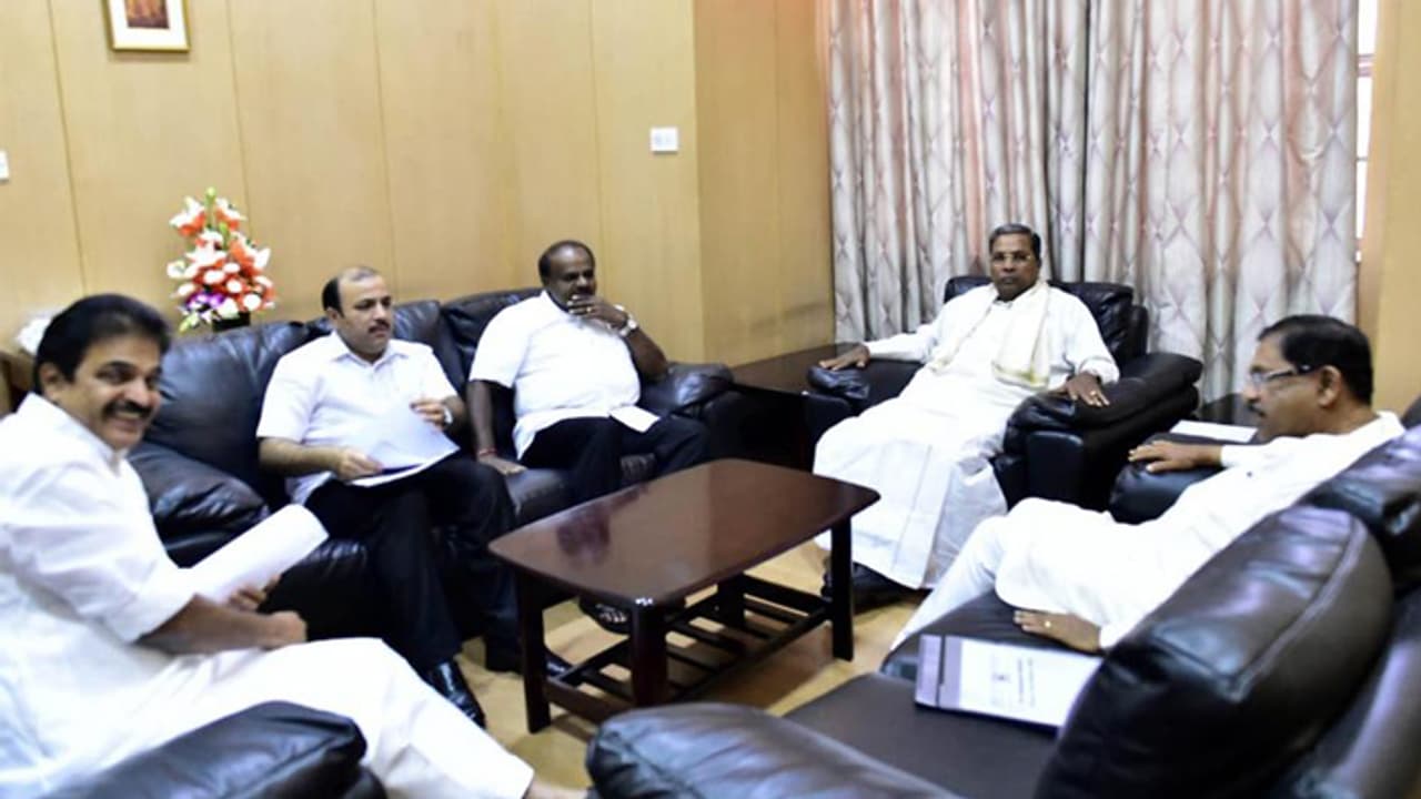 ಹೊಂದಾಣಿಕೆ ಲೆಕ್ಕ ಪಕ್ಕಾ.. ಸಮನ್ವಯ ಸಮಿತಿ ಸಭೆಯಲ್ಲಿ ಫೈನಲ್ ಟಚ್? ಹೊಂದಾಣಿಕೆ ಲೆಕ್ಕ ಪಕ್ಕಾ.. ಸಮನ್ವಯ ಸಮಿತಿ ಸಭೆಯಲ್ಲಿ ಫೈನಲ್ ಟಚ್?