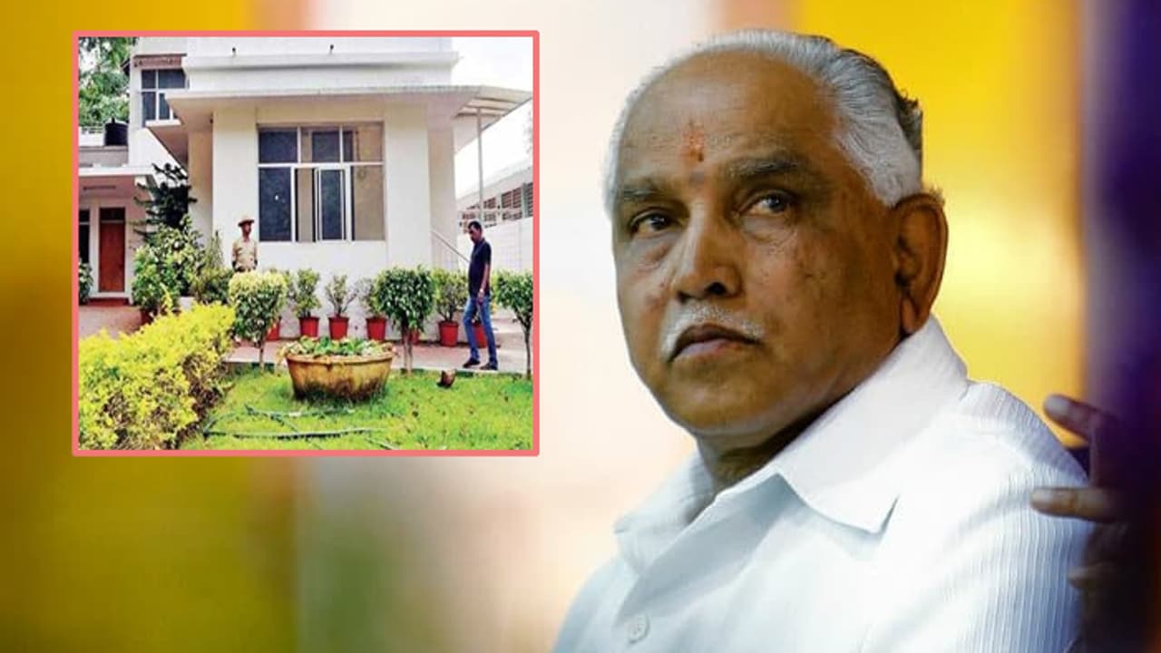 యడ్యూరప్పకు కలిసొచ్చిన బంగ్లా..నో చెప్పిన స్వామి.. మళ్లీ సీఎం అవుతారనా..?