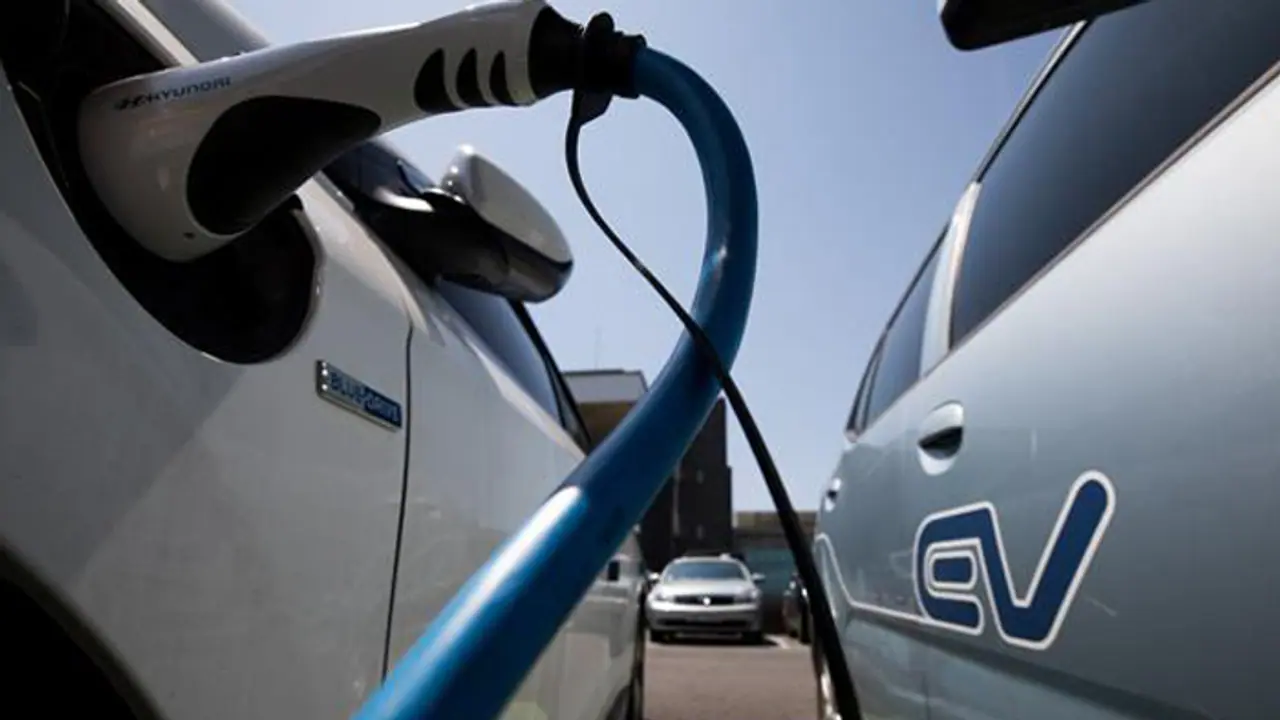 बल्ले बल्ले ! अब Electric Vehicle पर सालाना 1.5 लाख रुपए तक की बचत, जानें कैसे