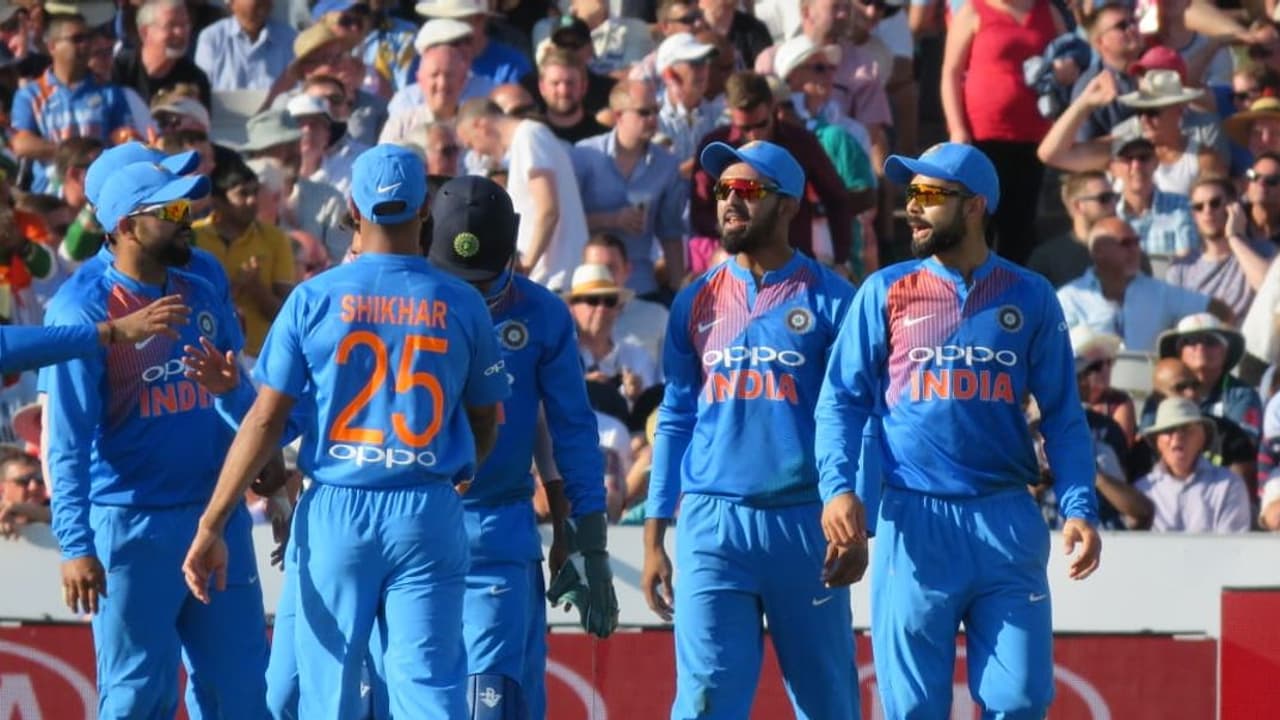 ಏಕದಿನದಲ್ಲಿ ನಂ.1 ರ್ಯಾಂಕ್ ಪಡೆಯಲು ಟೀಂ ಇಂಡಿಯಾ ಏನು ಮಾಡಬೇಕು? ಏಕದಿನದಲ್ಲಿ ನಂ.1 ರ್ಯಾಂಕ್ ಪಡೆಯಲು ಟೀಂ ಇಂಡಿಯಾ ಏನು ಮಾಡಬೇಕು?