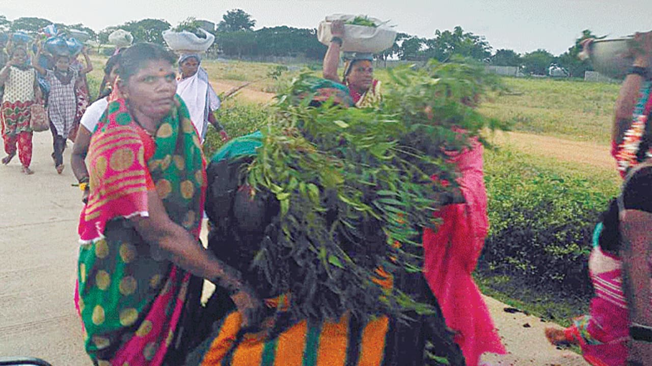 ಲಕ್ಷ್ಮೇಶ್ವರದಲ್ಲಿ ಇಬ್ಬರು ಯುವತಿಯರ ಬೆತ್ತಲೆ ಸೇವೆ!