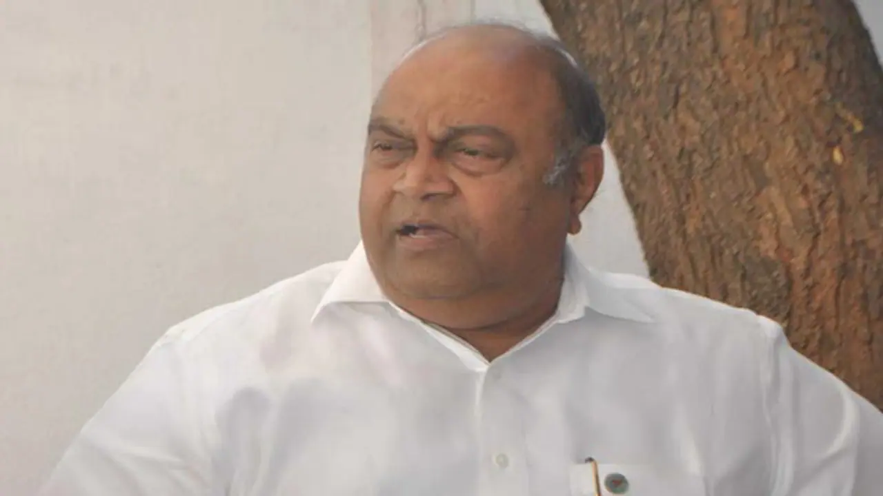  మాజీ మంత్రి నాగం జనార్దన్ రెడ్డి అడ్డగింత.. బీఆర్ఎస్, కాంగ్రెస్ శ్రేణుల మధ్య ఘర్షణ.. తీవ్ర ఉద్రిక్తత..