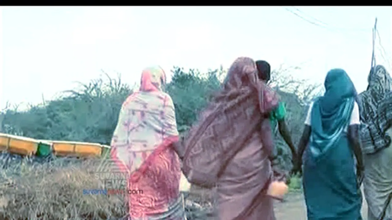 ಗದಗ: ಮುಕ್ತ ಗ್ರಾಮಗಳಲ್ಲಿ ಬಯಲು ಬಹಿರ್ದೆಸೆ ಜೀವಂತ..! ಗದಗ: ಮುಕ್ತ ಗ್ರಾಮಗಳಲ್ಲಿ ಬಯಲು ಬಹಿರ್ದೆಸೆ ಜೀವಂತ..!