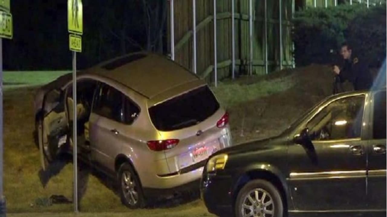 ಮಕ್ಕಳಿಗಾಗಿ ಕಾರು ಕಳ್ಳನಿಗೆ ಶೂಟ್ ಮಾಡಿದ ತಾಯಿ! ಮಕ್ಕಳಿಗಾಗಿ ಕಾರು ಕಳ್ಳನಿಗೆ ಶೂಟ್ ಮಾಡಿದ ತಾಯಿ!