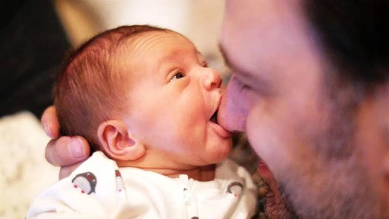 తల్లికి లేదు.. కానీ తండ్రి నుంచి బిడ్డకు హెచ్ఐవీ తల్లికి లేదు.. కానీ తండ్రి నుంచి బిడ్డకు హెచ్ఐవీ