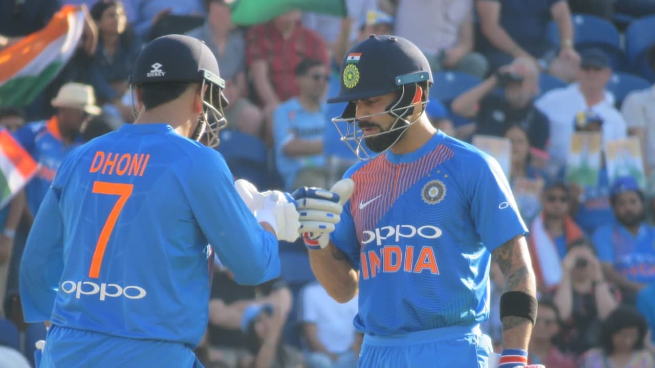 ಭಾರತ ಇಂಗ್ಲೆಂಡ್ ಏಕದಿನ: 48ನೇ ಅರ್ಧಶತಕ ಸಿಡಿಸಿದ ನಾಯಕ ವಿರಾಟ್ ಭಾರತ ಇಂಗ್ಲೆಂಡ್ ಏಕದಿನ: 48ನೇ ಅರ್ಧಶತಕ ಸಿಡಿಸಿದ ನಾಯಕ ವಿರಾಟ್