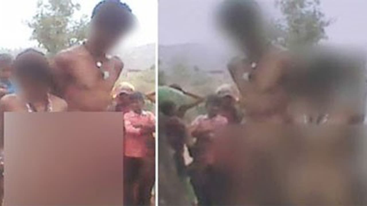 ప్రేమ పెళ్లి చేసుకున్నారని.. నగ్నంగా ఊరంతా ఊరేగించారు ప్రేమ పెళ్లి చేసుకున్నారని.. నగ్నంగా ఊరంతా ఊరేగించారు