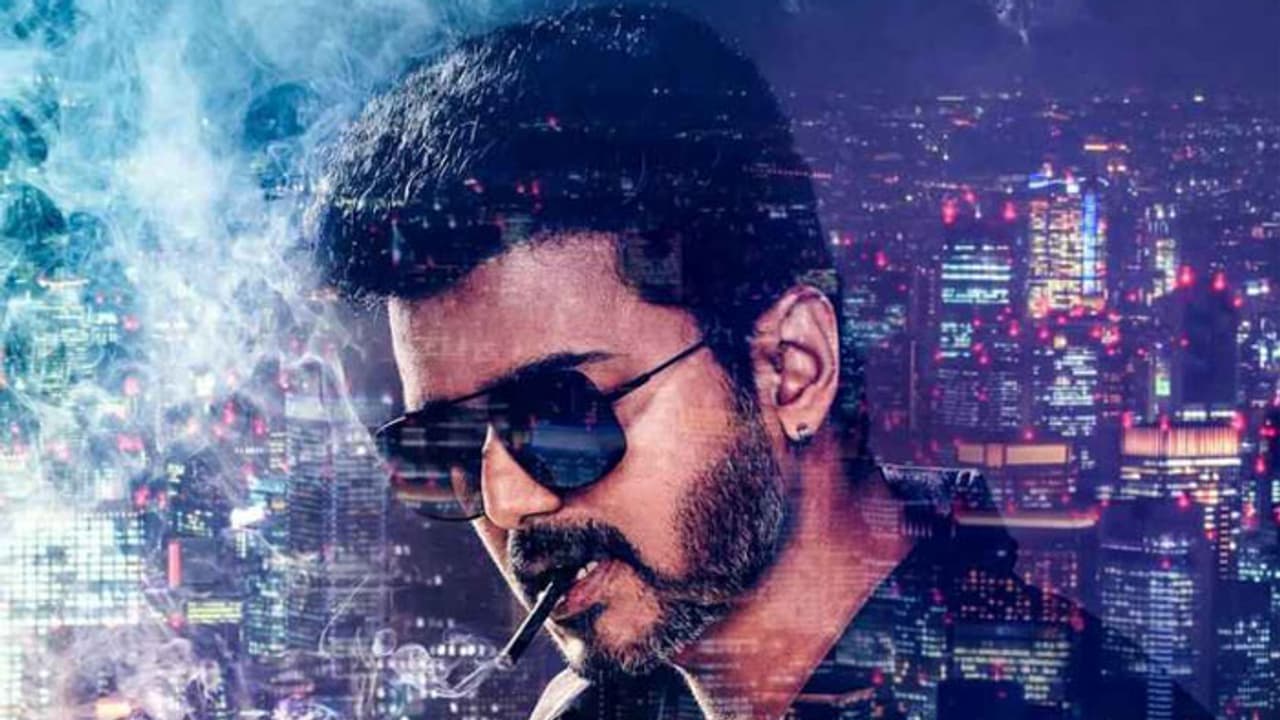 విజయ్ లాంటి హీరో ఇలా చేయడం సిగ్గుచేటు.. స్టార్ హీరోపై ఫైర్