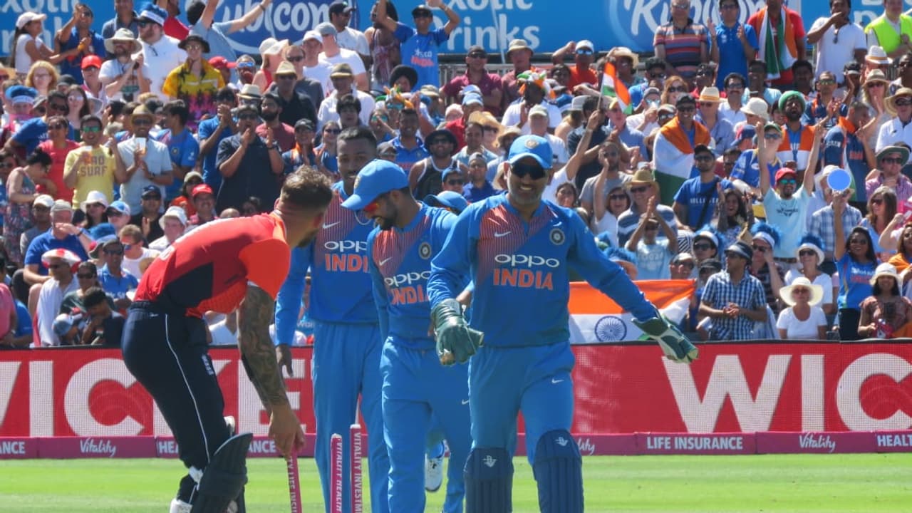 ಟೀಂ ಇಂಡಿಯಾ ಗೆಲ್ಲಲು 199 ರನ್ ಟಾರ್ಗೆಟ್..! ಕೊನೆಯಲ್ಲಿ ಮಿಂಚಿದ ಪಾಂಡ್ಯ..! ಟೀಂ ಇಂಡಿಯಾ ಗೆಲ್ಲಲು 199 ರನ್ ಟಾರ್ಗೆಟ್..! ಕೊನೆಯಲ್ಲಿ ಮಿಂಚಿದ ಪಾಂಡ್ಯ..!