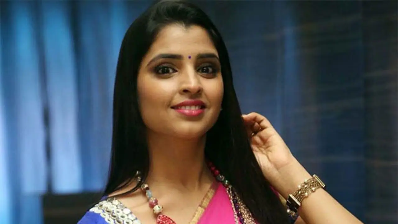 తేజస్వి నన్ను పంపించేసి గేమ్ ఆడింది: బిగ్ బాస్ ఎలిమినేషన్ పై శ్యామల తేజస్వి నన్ను పంపించేసి గేమ్ ఆడింది: బిగ్ బాస్ ఎలిమినేషన్ పై శ్యామల